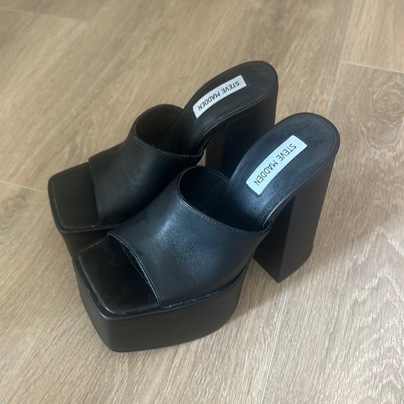 Steve Madden platform sandals. Worn once. - Picture 1 of 4